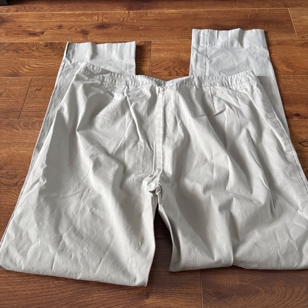 Neiman Marcus Bleecker dress pants in size 12 Stretch cotton